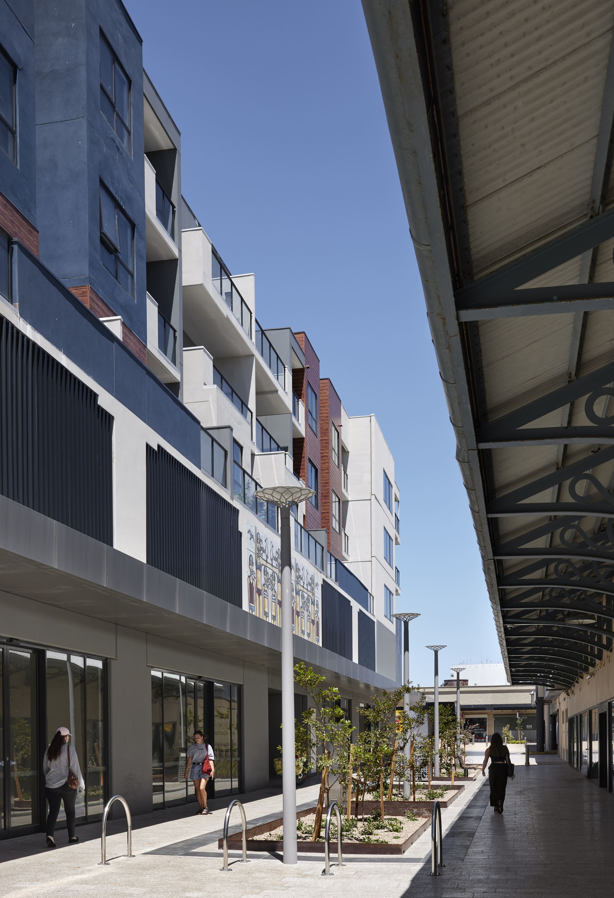 2Construct - Clyde Street Frankston Mall 01